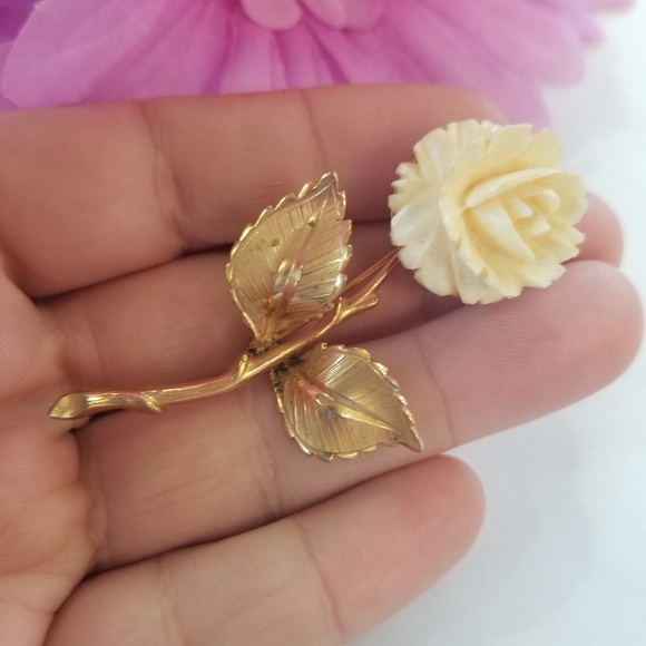 Wonderful VTG Ivory Rose Brooch - Picture 2 of 8